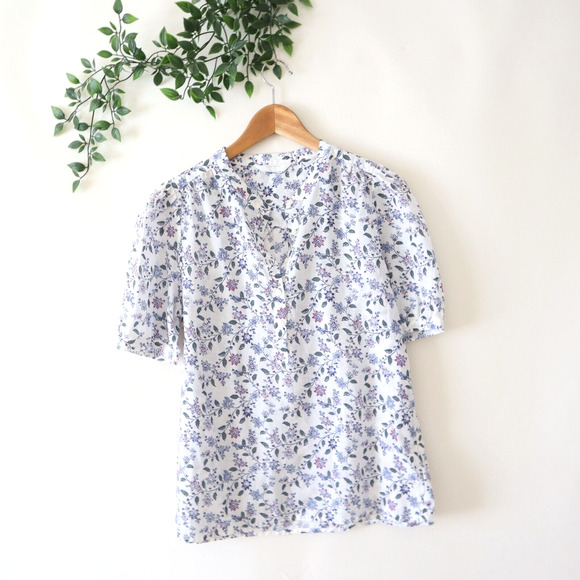Lucky Brand Women's White & Blue Flroal Short Sleeve 1/2 Button Top Size Small - Picture 1 of 4